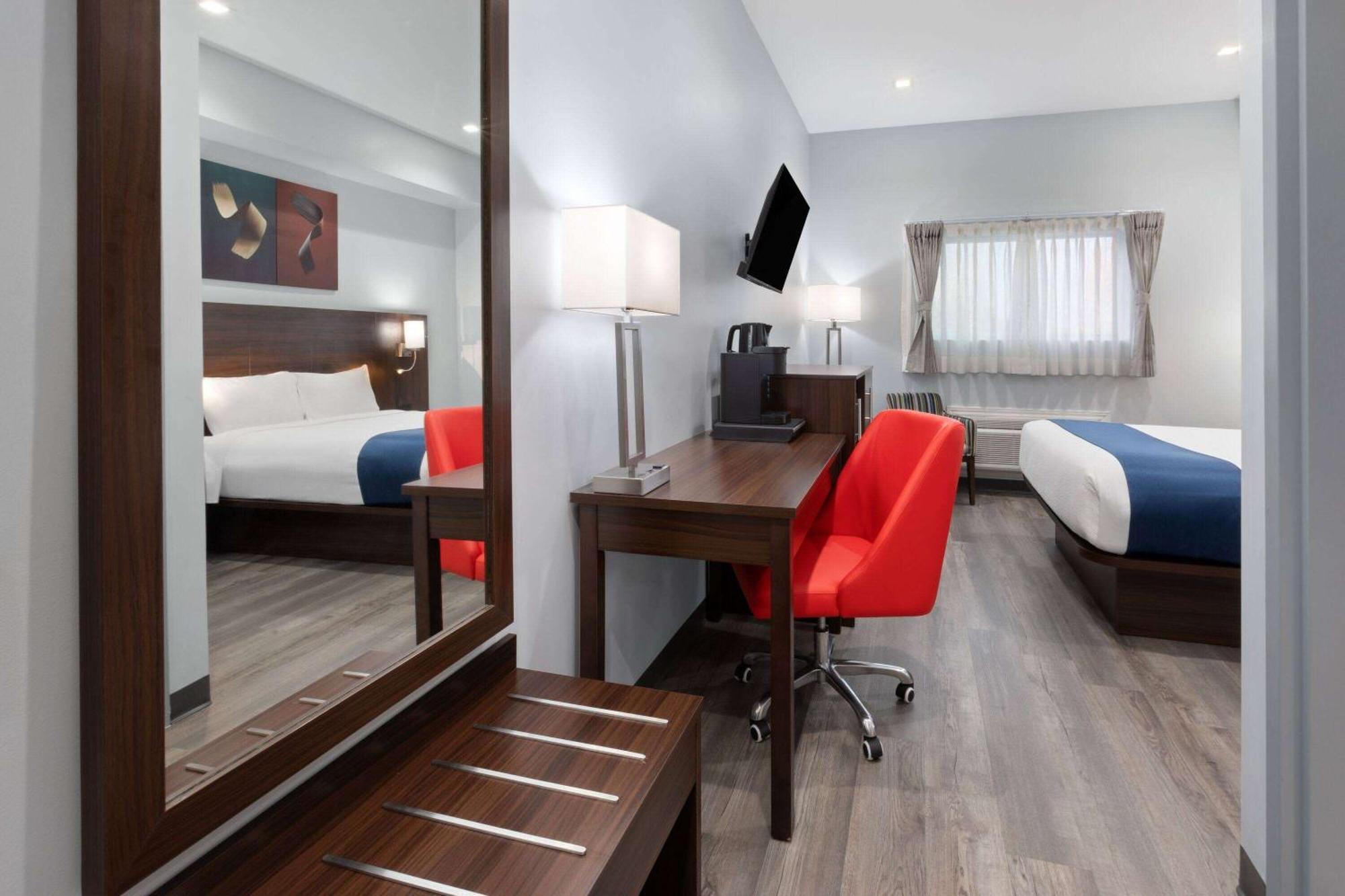 Travelodge By Wyndham Cochrane Luaran gambar