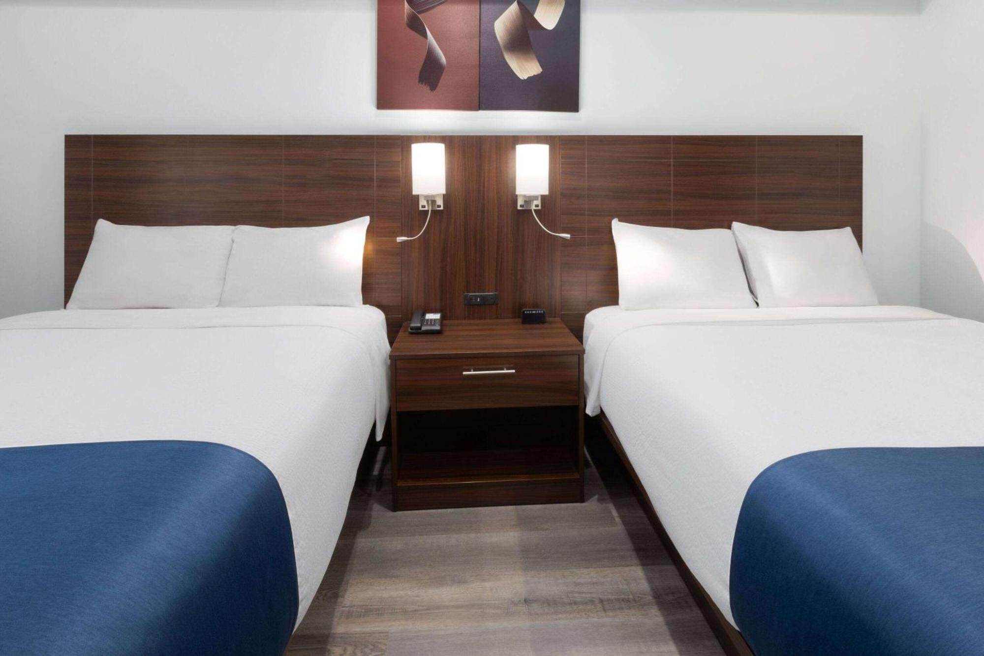 Travelodge By Wyndham Cochrane Luaran gambar